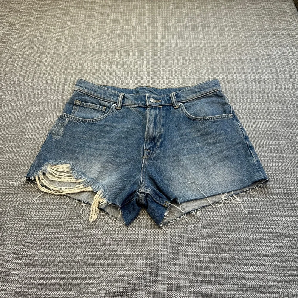 Casual Distressed Women's Denim Shorts - Blue